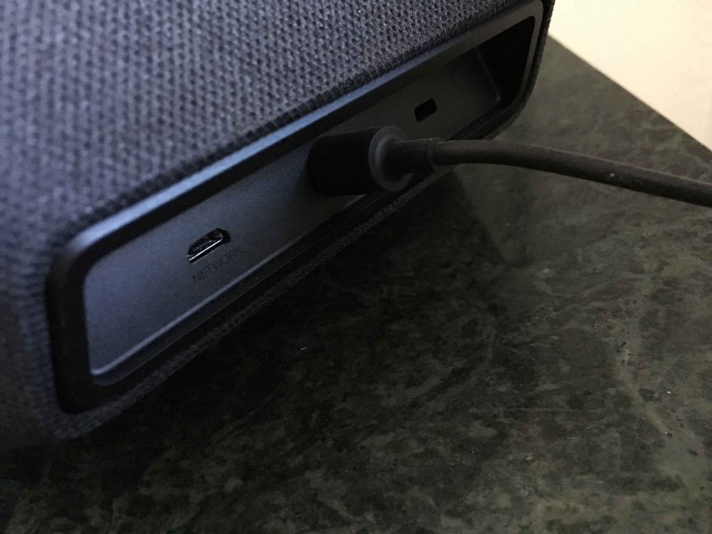 Amazon Echo Show Anschlüsse Rückseite USB